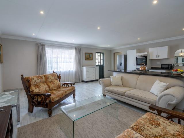 4 Bedroom House For Sale in Johannesburg North