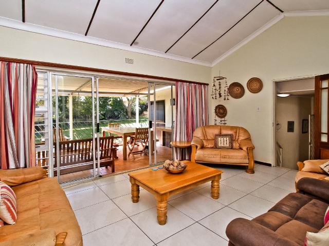 4 Bedroom House For Sale in Jacanlee