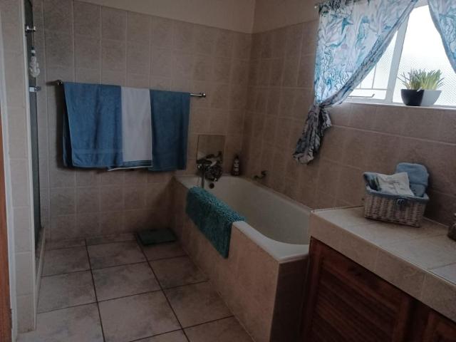 4 Bedroom house for sale in Jim Fouchepark, Welkom