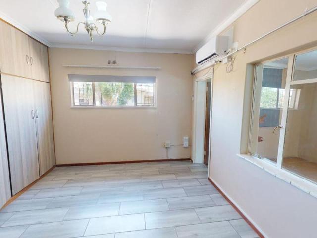 4 Bedroom house for sale in Oosterville, Upington