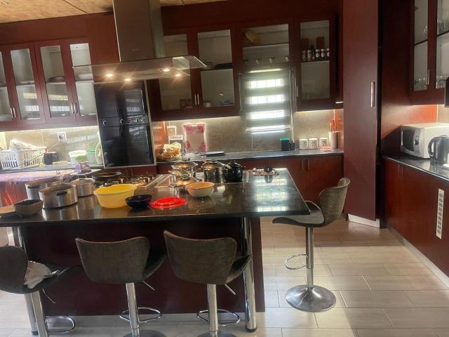 4 Bedroom House For Sale in Oakdene