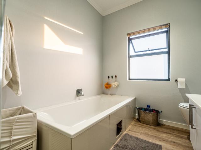 4 Bedroom House For Sale in Olympus AH