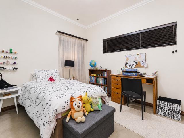 4 Bedroom House For Sale in Olympus AH