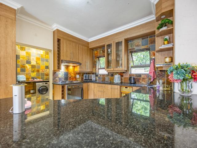 4 Bedroom House For Sale in Olympus AH