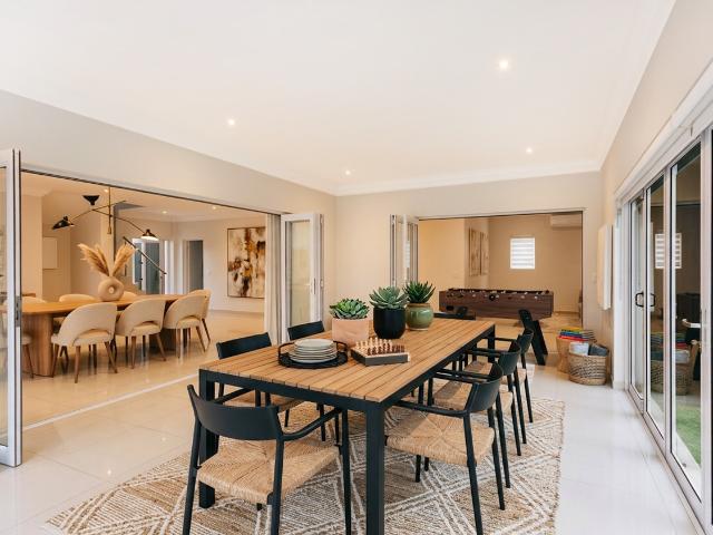 4 Bedroom House For Sale in Olivedale