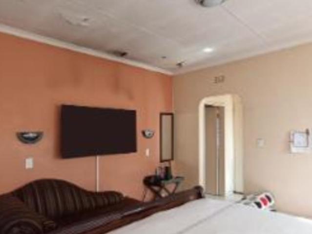 4 Bedroom House For Sale in Oriel