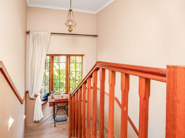 4 Bedroom House For Sale in Lonehill