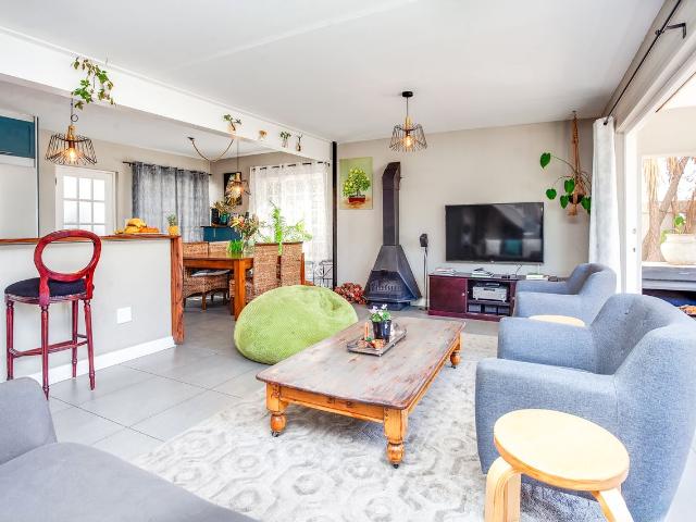 4 Bedroom House For Sale in Lonehill