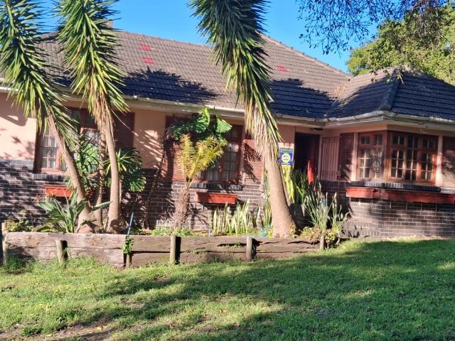 4 Bedroom House For Sale in Lorraine