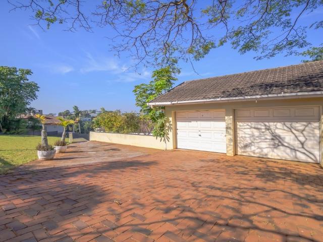 4 Bedroom House For Sale in La Lucia