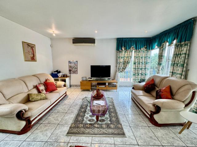 4 Bedroom House For Sale in La Lucia