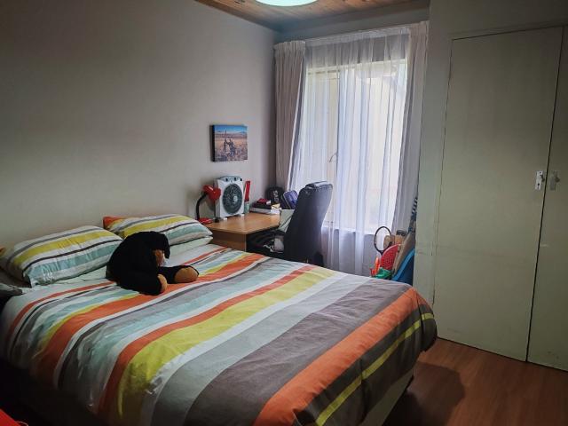 4 Bedroom House For Sale in Langenhovenpark