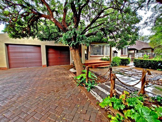 4 Bedroom House Sold in Langenhovenpark