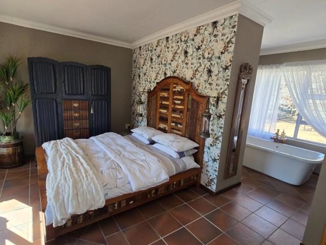 4 Bedroom House For Sale in Leeupoort