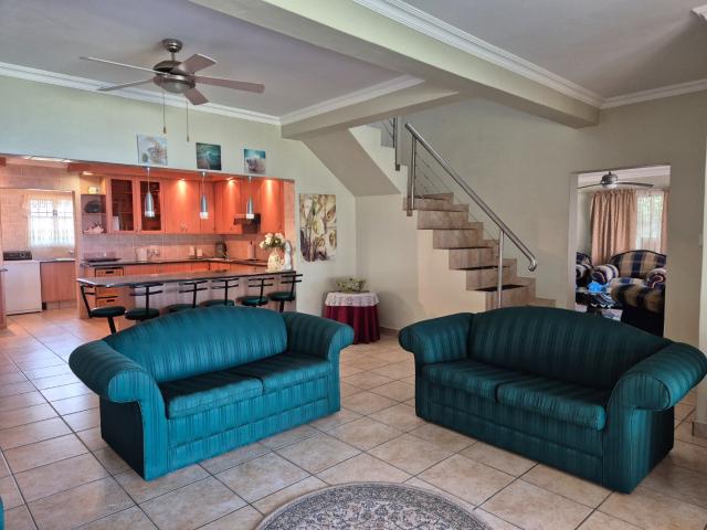 4 Bedroom House For Sale in Leisure Bay