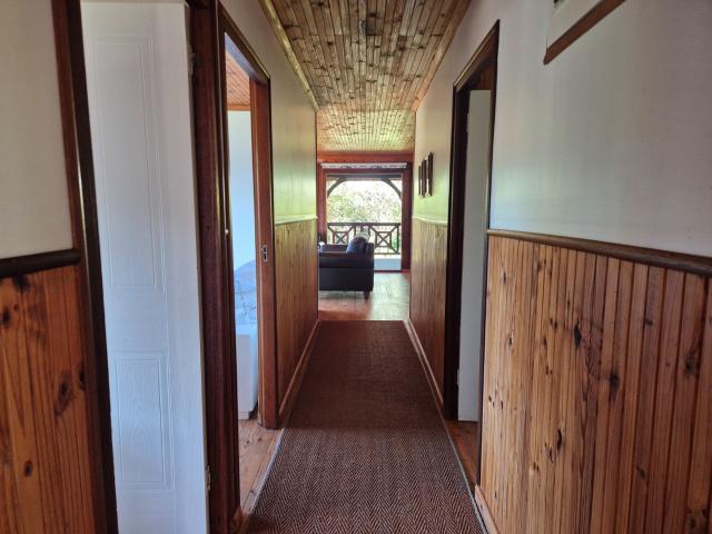 4 Bedroom House For Sale in Leisure Bay