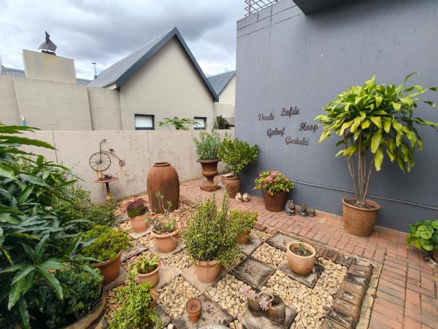 4 Bedroom House For Sale in Leloko Lifestyle & Eco Estate