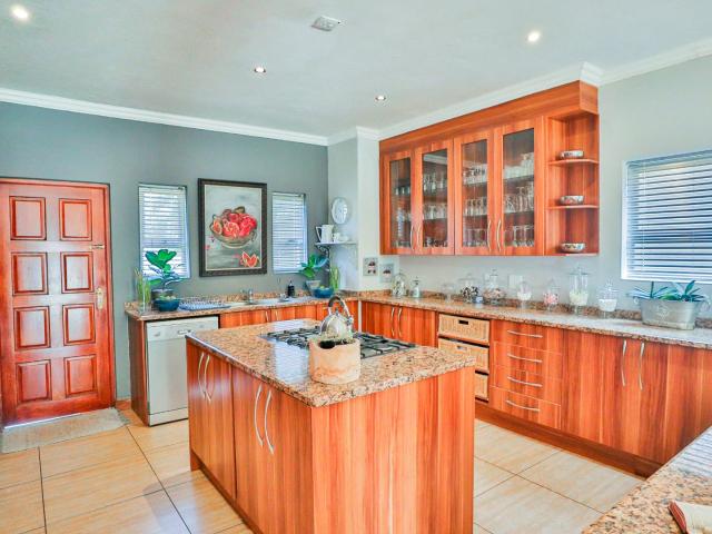 4 Bedroom House For Sale in Leloko Lifestyle & Eco Estate