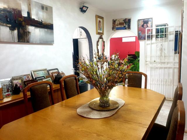 4 Bedroom House For Sale in Lenasia South