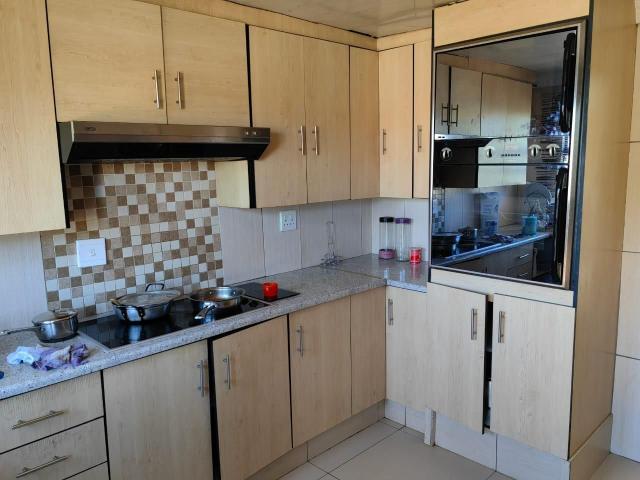 4 Bedroom House For Sale in Lenasia South