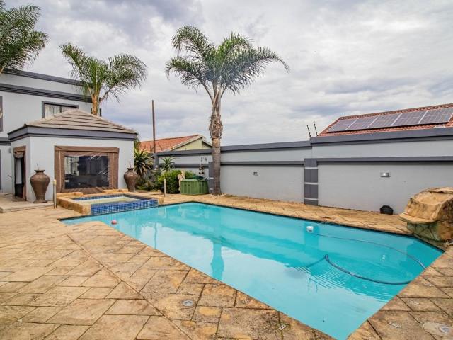4 Bedroom House For Sale in Liefde En Vrede