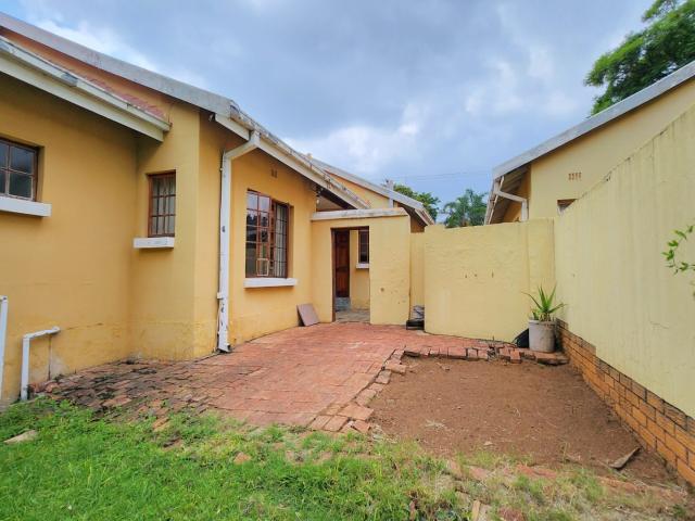 4 Bedroom House For Sale in Lynnwood Glen