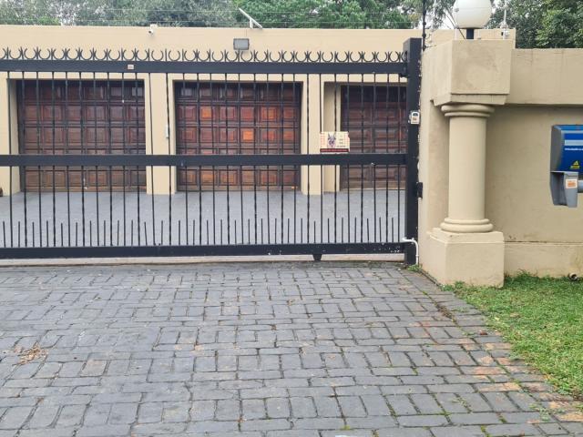 4 Bedroom House For Sale in Lynnwood Ridge