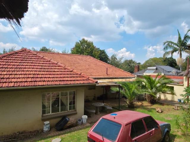 4 Bedroom House For Sale in Mondeor
