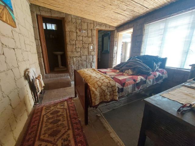 4 Bedroom House For Sale in Montgomery Park