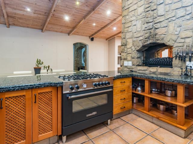 4 Bedroom House For Sale in Mooikloof Equestrian Estate