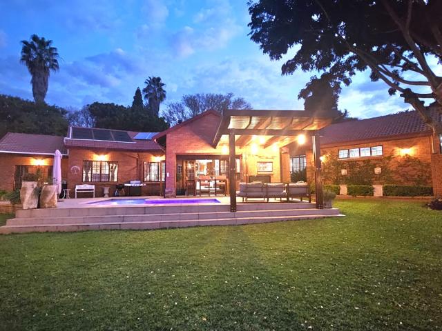 4 Bedroom House For Sale in Moreleta Park