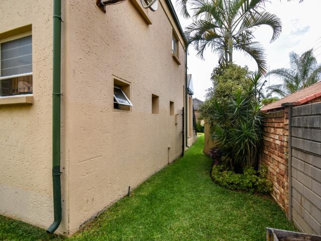 4 Bedroom House For Sale in Moreleta Park