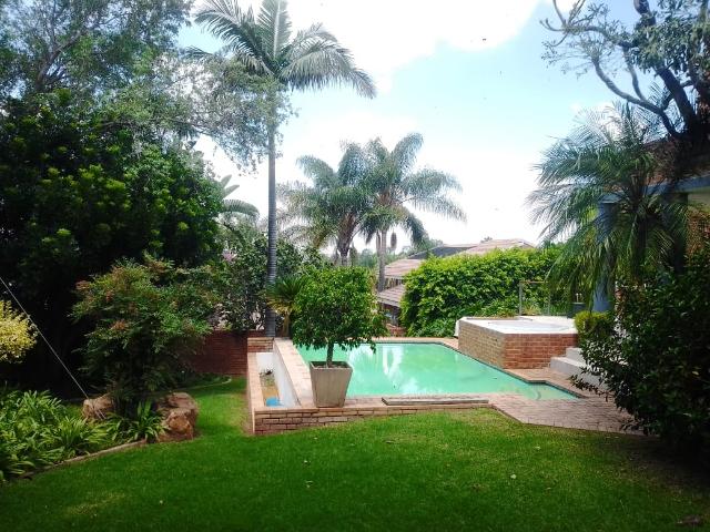 4 Bedroom House For Sale in Moreleta Park