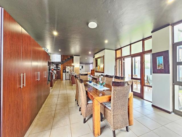 4 Bedroom House For Sale in Moreleta Park
