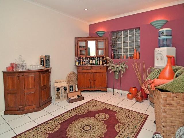 4 Bedroom House For Sale in Marais Steyn Park