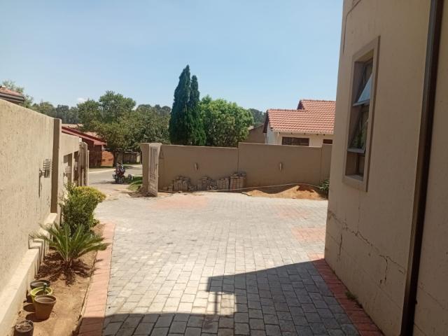 4 Bedroom House For Sale in Meredale