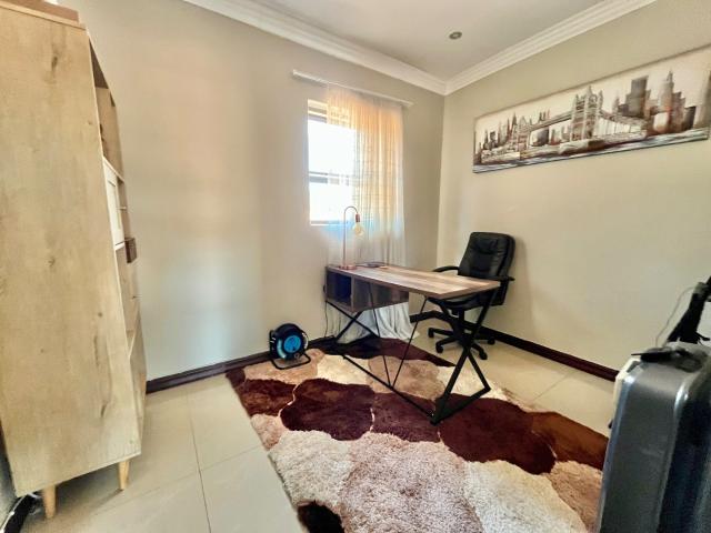 4 Bedroom House For Sale in Meredale