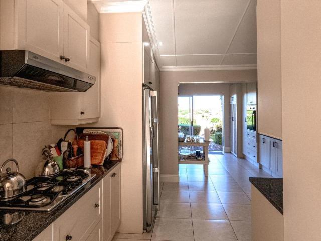 4 Bedroom house for sale in Merryhill, Kenton On Sea