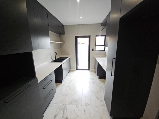 4 Bedroom House For Sale in Midstream Heights