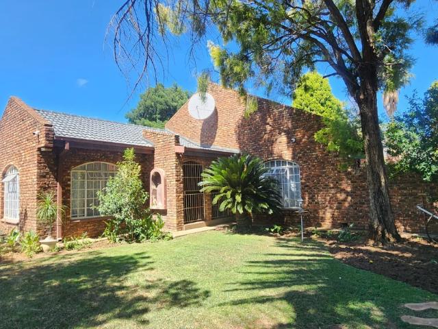 4 Bedroom House For Sale in Miederpark