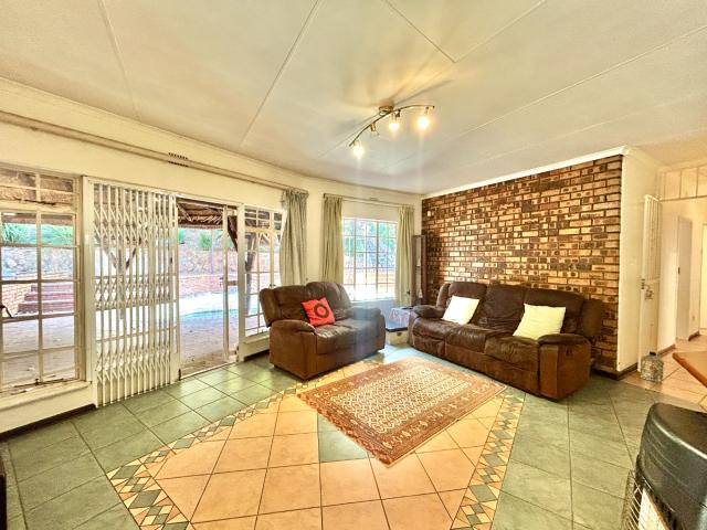 4 Bedroom House For Sale in Mulbarton