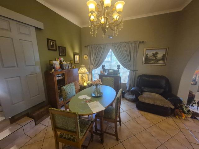 4 Bedroom House For Sale in Mulbarton