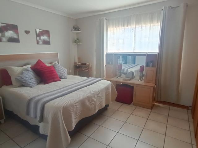 4 Bedroom House For Sale in Noycedale