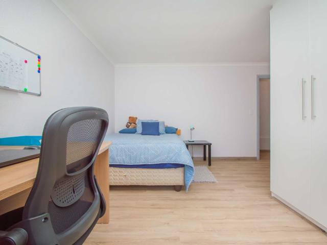 4 Bedroom House For Sale in Noordheuwel