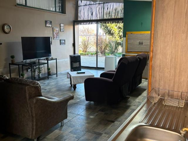4 Bedroom House For Sale in Noordhoek