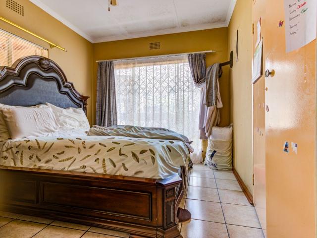4 Bedroom House For Sale in Norkem Park