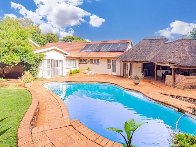 4 Bedroom house for sale in Northcliff, Randburg