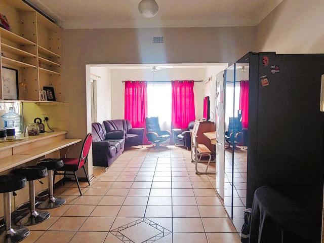 4 Bedroom House For Sale in New Park