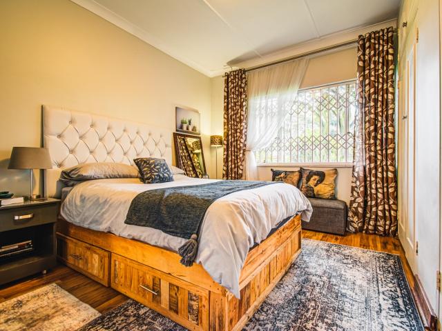 4 Bedroom House For Sale in Nimrod Park