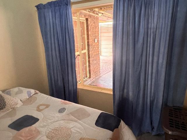 4 Bedroom House For Sale in Ninapark